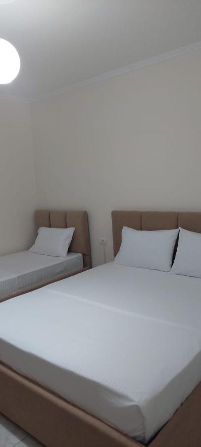 Apartament Teuta Përmet Buitenkant foto